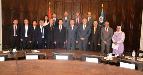 رئيس جامعة الإسكندرية يستقبل قنصل الصين ووفد لجنة مجلس نواب مقاطعة جويتشو