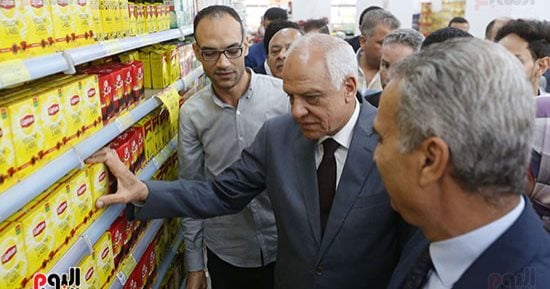 رئيس جهاز حماية المستهلك ومحافظ الجيزة يقودان حملة على المخابز.. صور وفيديو