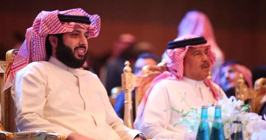 شفت حزنك.. تركي آل الشيخ يعلن دعمه لمحمد عبده بعد إصابته بالسرطان .. فيديو