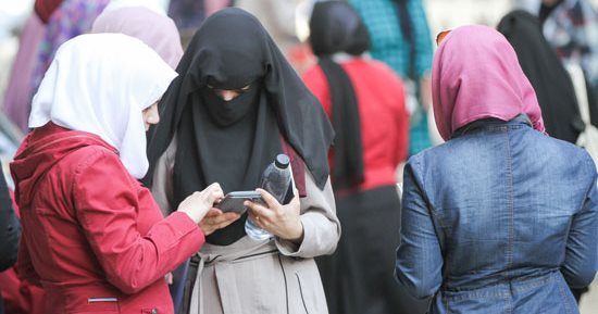 لجان الثانوية العامة للطلاب: ممنوع الدخول بالموبايل