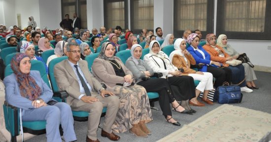 جامعة حلوان: التوعية بالحفاظ على البيئة بتدوير المخلفات وزراعة الأشجار المثمرة