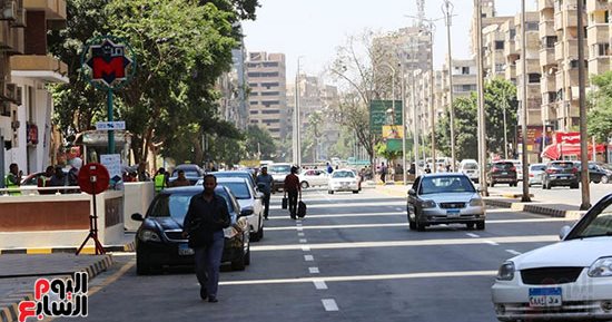 الحياة تعود لمحيط محطة مترو التوفيقية بعد فتحها للركاب.. فيديو