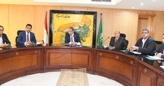 محافظ الفيوم ووفد مجلس الوزراء يتابعان معدلات تنفيذ مشروعات "حياة كريمة"