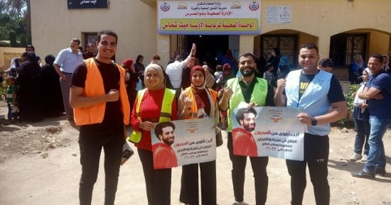ندوات توعية بمخاطر الإدمان ضمن فعاليات قافلة حياة كريمة بقرية ميت شماس