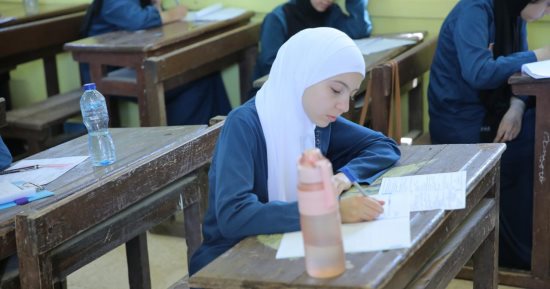 طلاب ابتدائية وإعدادية الأزهر يؤدون امتحانات الرياضيات وأصول الدين والدراسات