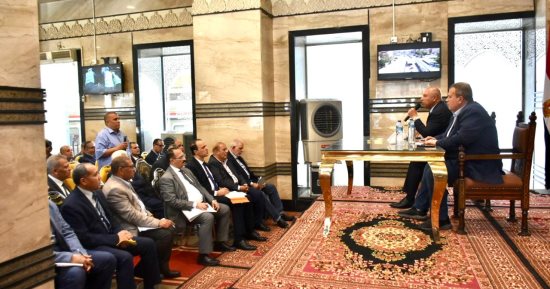وزير النقل يتفقد محطة مصر لمتابعة جداول تشغيل القطارات