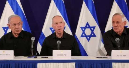 الاستقالات المرتقبة لجانتس وآيزنكوت تثير قلقا كبيرا في إسرائيل
