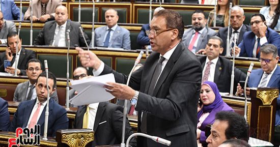 رئيس النواب يذكر الأعضاء بالضوابط: ارفض القانون أو جزءا منه دون مخالفة القواعد