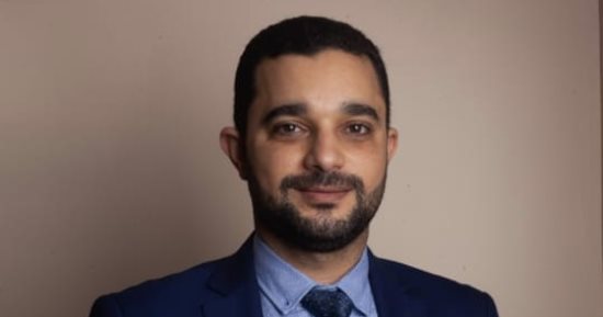 احذر من ضربة الشمس قد تؤدى للوفاة.. استشارى يوضح الإسعافات الأولية اللازمة