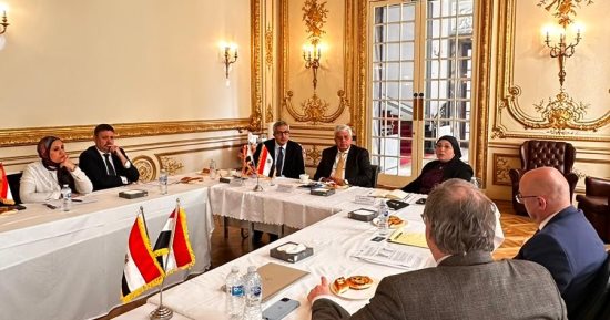 وزير التعليم العالي يلتقي وفد جامعة إكستر البريطانية لتعزيز التعاون المشترك