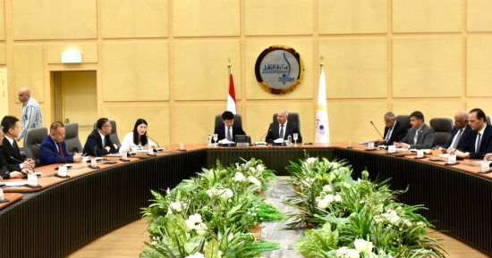وزير النقل يبحث مع نائب وزير النقل الصينى توطين الصناعة وتصنيع الوحدات المتحركة