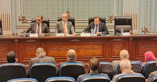 رئيس "القومى للاتصالات" يعلن إطلاق خدمة شرائح الاتصال المدمجة "eSIM" قريبا