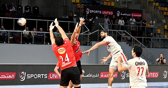تعادل الأهلى والزمالك 14-14 بالشوط الأول فى ثانى مواجهات نهائى محترفى اليد