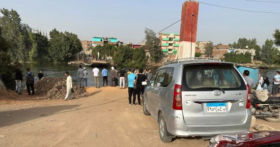 فحص تراخيص معدية أبو غالب بعد سقوط سيارة عاملات فى منشأة القناطر