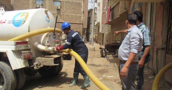 مياه سوهاج تطلق قافلة مائية لخدمة أهالى قرية شندويل البلد بمركز المراغة
