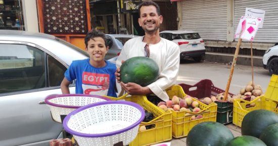 حلاوتك يا بطيخ.. تعرف على أفضل الأنواع وإزاي تختار بطيخة صح.. فيديو وصور