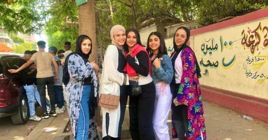 سهولة امتحان الدراسات ترسم البهجة على وجوه طالبات الإعدادية بالجيزة