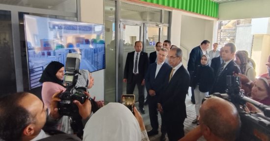 وزير الاتصالات: إنشاء 450 برج محمول جديدا في الإسماعيلية قبل نهاية العام