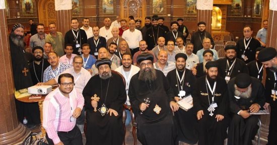 "بالحكمة يبنى البيت".. مؤتمر لجنة الأسرة بالمجمع المقدس فى الكنيسة
