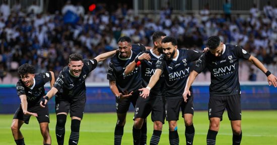 الهلال يتقدم على الوحدة 1-0 في الشوط الأول ويصل للهدف رقم 100 بالدوري السعودي