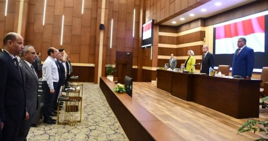 محافظ جنوب سيناء يصدر قرارا بتشكيل لجنة الإصحاح البيئى بشرم الشيخ