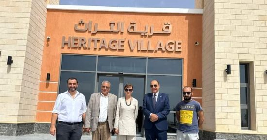سفيرة دولة رومانيا تجرى جولة بمدينة شرم الشيخ.. صور