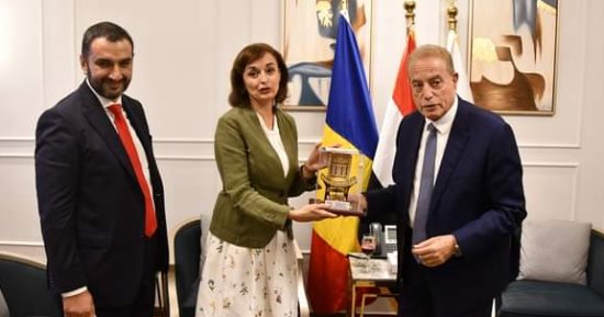 محافظ جنوب سيناء يستقبل سفيرة دولة رومانيا