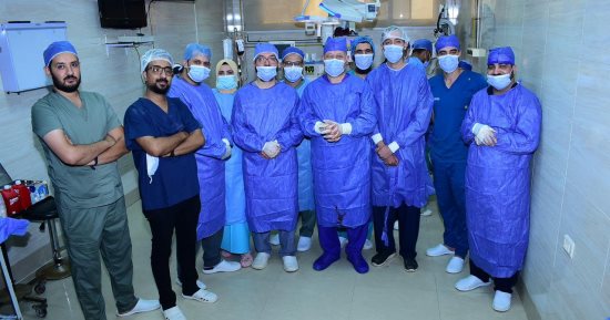رئيس جامعة سوهاج يجرى عملية استكشافية للضفيرة العصبية لشاب مصاب "بطلق نارى"