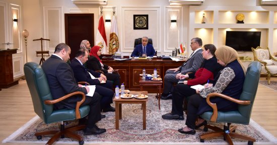 وزير العمل يبحث مع سفير هولندا آليات التعاون المشترك فى مجالات التدريب المهنى