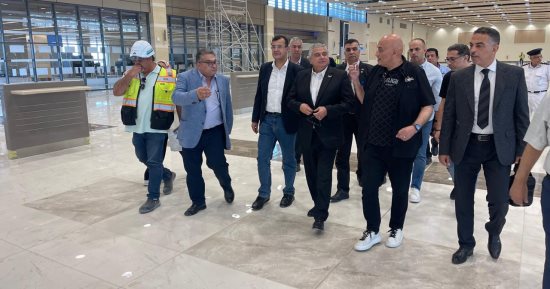 لجنة التفتيش الأمنى والبيئى تتابع تجهيزات مبنى 2 بمطار برج العرب استعدادا لافتتاحه