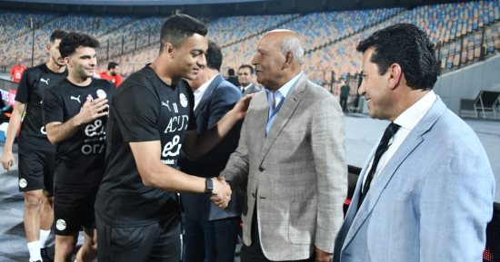 وزير الرياضة يدعم المنتخب الوطنى قبل مباراة بوركينا فاسو فى تصفيات كأس العالم