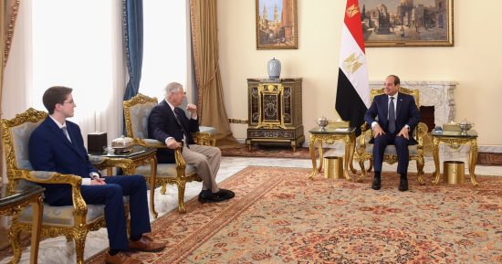 الرئيس السيسى يستقبل زعيم الأقلية الجمهورية بمجلس الشيوخ الأمريكى