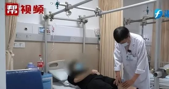 رجل 35 عامًا يتعرض لكسر فى أقوى عظمة بجسم الإنسان بسبب "العطس".. صور