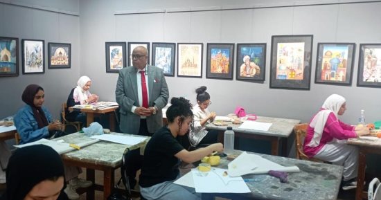 رئيس جامعة الأقصر يتفقد سير امتحانات الفصل الدراسى الثانى بالكليات