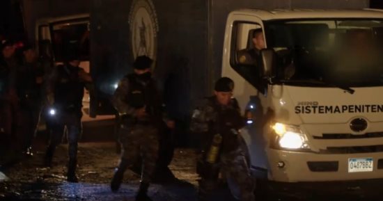 سلطات جواتيمالا تستعيد سجنا حولته العصابات إلى فندق 5 نجوم.. فيديو 