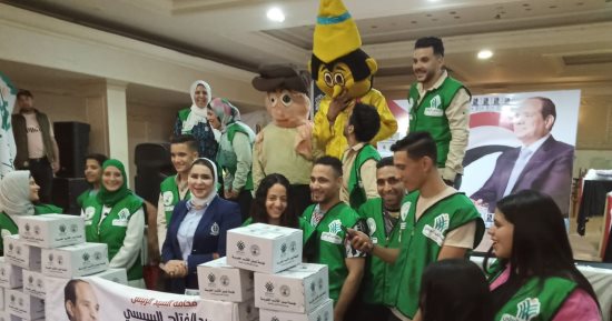 التحالف الوطنى يوزع 2000 كرتونة مواد غذائية وملابس فى عيد الأضحى بالبحيرة