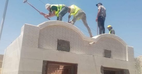 إزالة مقابر بدون ترخيص حتى سطح الأرض بالغربية