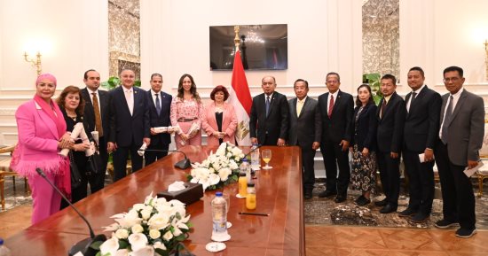 مجلس النواب يستقبل وفد جمعية الصداقة المصرية التايلندية.. الوفد التايلندى يؤكد تطلع بلاده لتعزيز العلاقات الثنائية بين البلدين.. ويشيدون بالتجربة المصرية فى حفر وإدارة قناة السويس الجديدة
