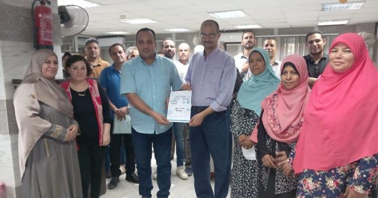 صدور أول شهادة تصالح على مخالفات البناء من المركز التكنولوجى بالمراغة.. صور