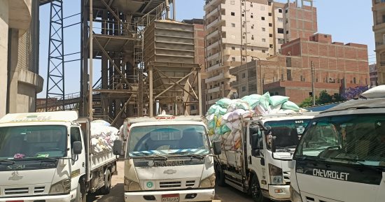 شاهد توريد محصول القمح داخل صومعة شبين الكوم فى المنوفية