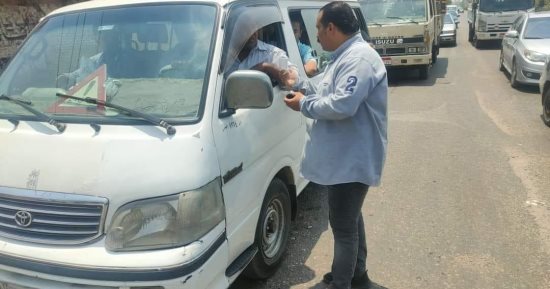 ضبط 10 سيارات "ميكروباص" غير ملتزمة بتعريفة الركوب بالحوامدية والبدرشين والعياط