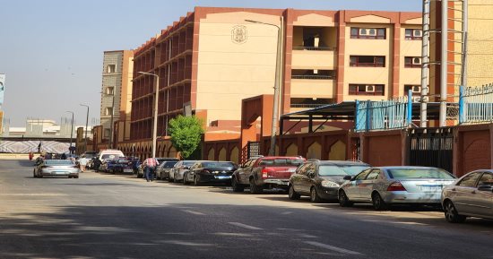 طلبة الثانوية الأزهرية بالأقصر يؤدون امتحان الجبر والهندسة الفراغية.. مباشر