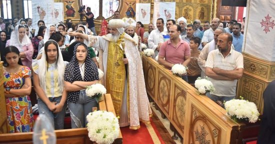 الكنيسة تصلى قداس ذكرى رحيل "الأنبا توماس السائح" بالشرقية