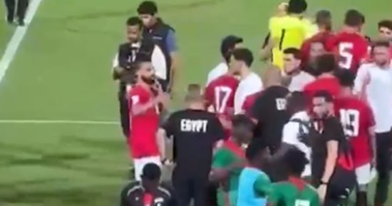 محمد صلاح يرقص مع الجمهور.,. وتليفزيون اليوم السابع يرصد كواليس ما بعد مباراة بوركينا فاسو.. فيديو
