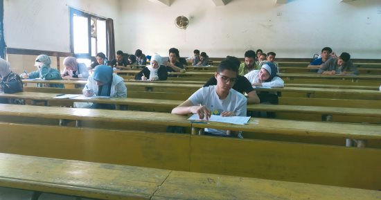 كليات جامعة عين شمس تسابق الزمن للانتهاء من امتحانات نهاية العام.. اختبارات الكليات آخرها 13 يونيو قبل إجازة عيد الأضحى.. الكنترولات تتأهب لرصد الدرجات لإعلان النتائج بعد العيد.. وهذه حالات قبول الأعذار.. صور