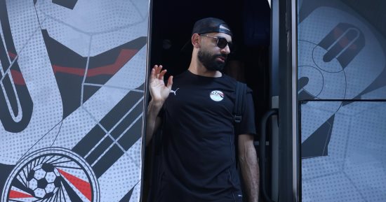 منتخب مصر يصل مطار القاهرة استعدادا للسفر إلى غينيا بيساو.. صور