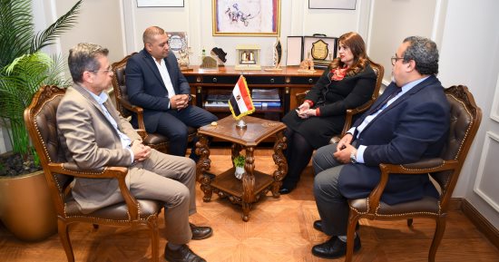 الهجرة: نساعد المصريين بالخارج على الاستثمار فى مصر ونتابع تذليل أى تحديات