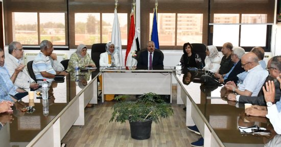 رئيس جامعة القناة: تطوير مستمر في البنية التحتية والبيئة التعليمية بطب الأسنان 