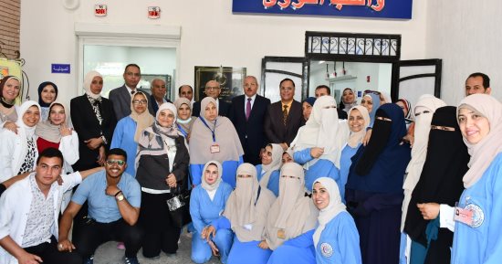 رئيس جامعة القناة يفتتح مركز علاج الأورام والطب النووي بعد انتهاء تطويره