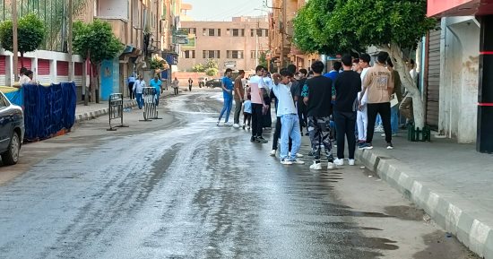 ادعوا لهم بالنجاح.. طلاب الثانوية العامة يتوافدون على لجان الامتحانات بالغربية